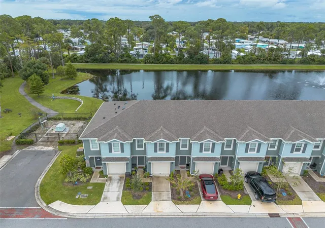 Photo 1 of Townhouse for sale at 84 Bella Lago Cir, Port Orange, FL 32129 | MLS# V4951708 | Listing updated on 2026-10-08