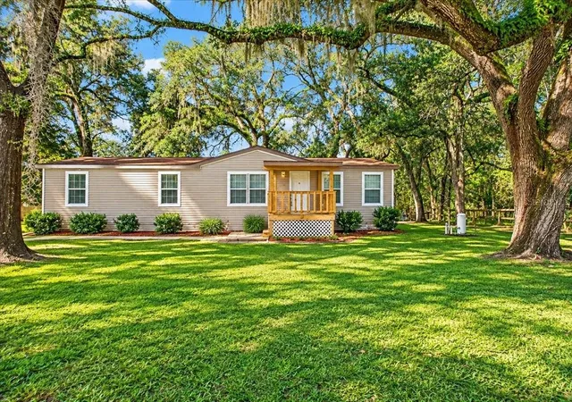 Photo 1 of Manufactured home for sale at 14420 Sw Tustenuggee Ave, Fort White, FL 32038 | MLS# GC544040 | Listing updated on 2026-10-13