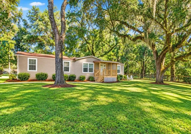 Photo 2 of Manufactured home for sale at 14420 Sw Tustenuggee Ave, Fort White, FL 32038 | MLS# GC544040 | Listing updated on 2026-10-13
