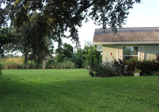 Photo 2 of Single family home for sale at 1304 Alameda Ave, Clearwater, FL 33759 | MLS# TB8556163 | Listing updated on 2026-10-22