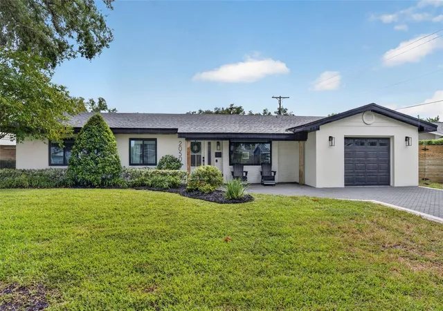 Photo 2 of Single family home for sale at 2050 Thunderbird Trl, Maitland, FL 32751 | MLS# O6448337 | Listing updated on 2026-10-08