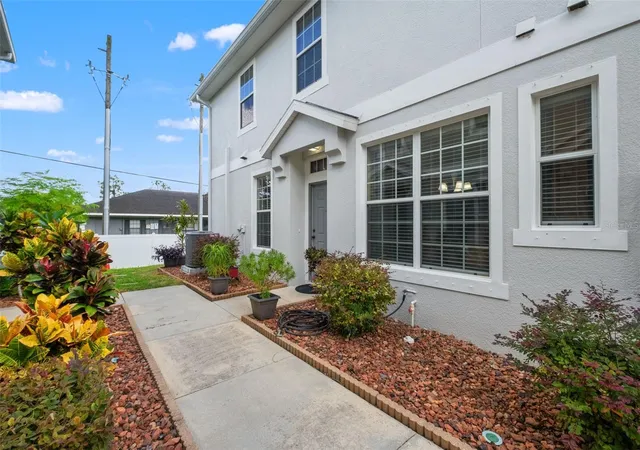 Photo 3 of Townhouse for sale at 8423 Blue Rock Dr, New Port Richey, FL 34653 | MLS# W7890192 | Listing updated on 2026-10-22
