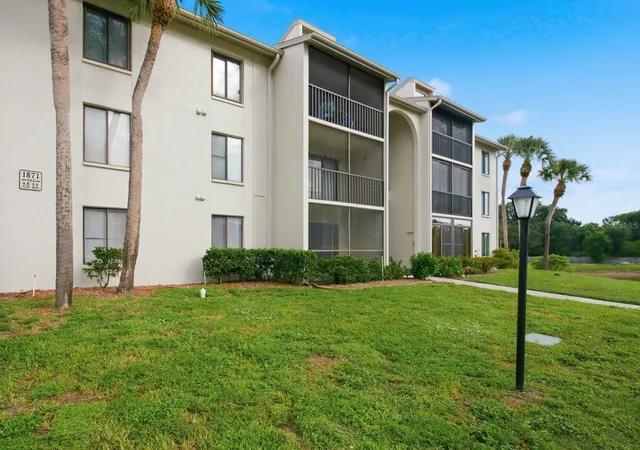 Photo 3 of Condo for sale at 1871 Pine Ridge Way W #E1, Palm Harbor, FL 34684 | MLS# TB8556171 | Listing updated on 2026-10-08