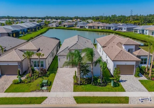 Photo 2 of Single family home for sale at 32643 Neroli St, Wesley Chapel, FL 33543 | MLS# TB8556173 | Listing updated on 2026-10-15