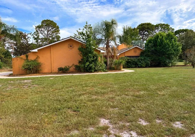 Photo 1 of Single family home for sale at 10192 Swanson Ct, Spring Hill, FL 34608 | MLS# W7890193 | Listing updated on 2026-10-08
