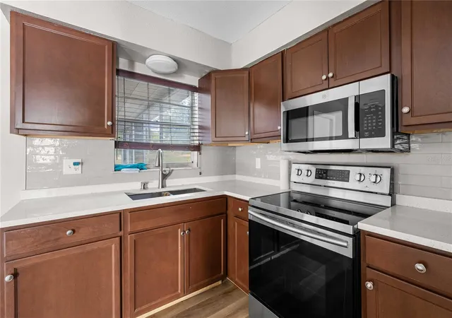 Photo 3 of Single family home for sale at 37124 Goldenrod Ct, Dade City, FL 33523 | MLS# TB8556174 | Listing updated on 2026-10-09
