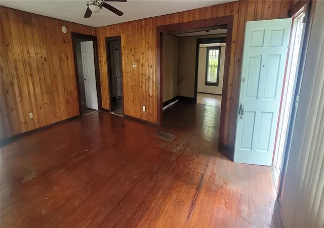 Photo 4 of Single family home for sale at 906 E Gibson St, Arcadia, FL 34266 | MLS# C7531732 | Listing updated on 2026-10-08