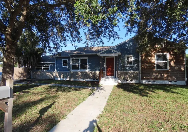 Photo 1 of Single family home for sale at 101 N Glenwood Ave, Clearwater, FL 33755 | MLS# TB8556176 | Listing updated on 2026-10-08