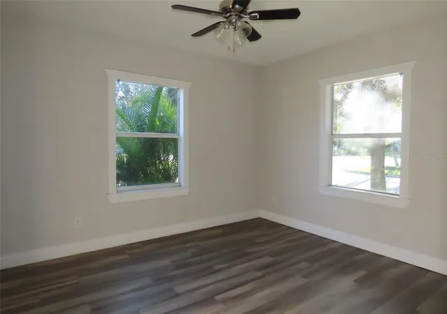 Photo 3 of Single family home for sale at 101 N Glenwood Ave, Clearwater, FL 33755 | MLS# TB8556176 | Listing updated on 2026-10-08