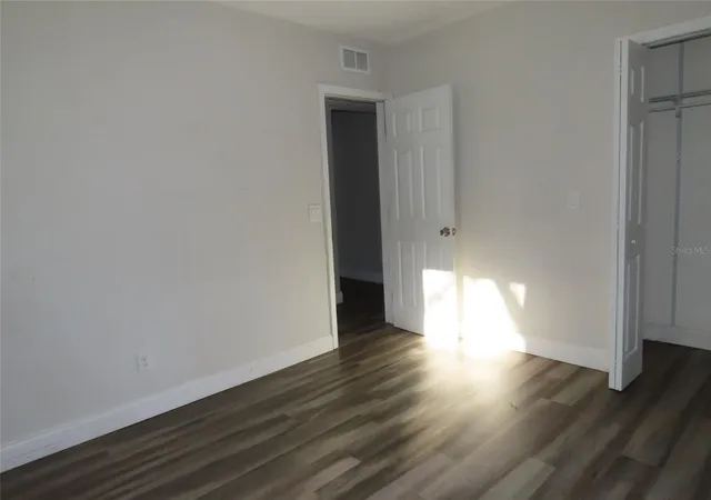 Photo 4 of Single family home for sale at 101 N Glenwood Ave, Clearwater, FL 33755 | MLS# TB8556176 | Listing updated on 2026-10-08