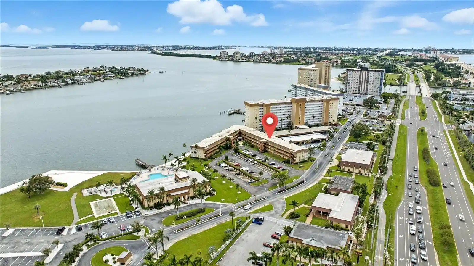 Listing Photo 1 - Condo for sale in 5020 Brittany Dr S located at 5020 Brittany Dr S, St. Petersburg, FL 33715 - Unit #322
