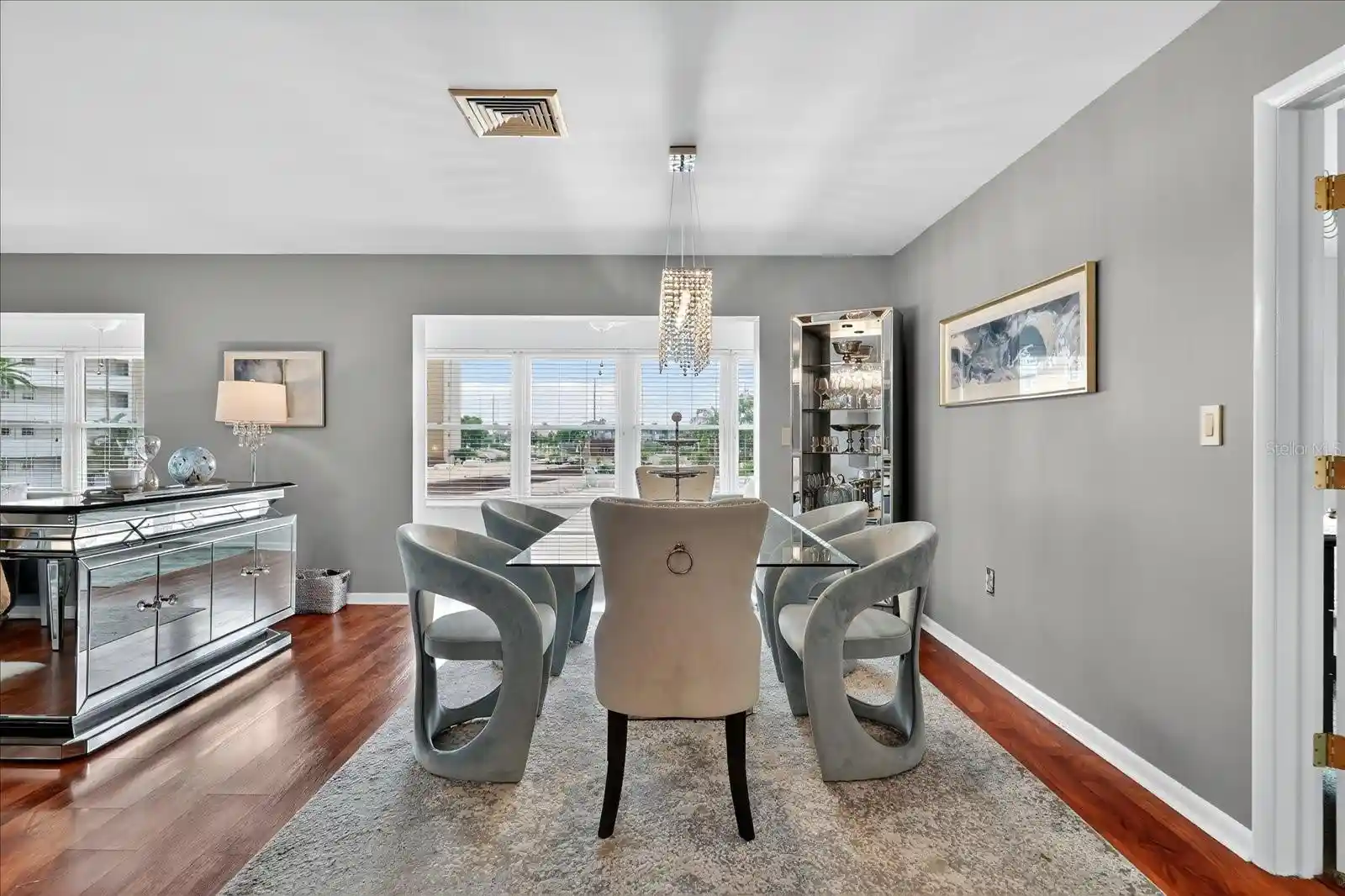 Listing Photo 2 - Condo for sale in 5020 Brittany Dr S located at 5020 Brittany Dr S, St. Petersburg, FL 33715 - Unit #322
