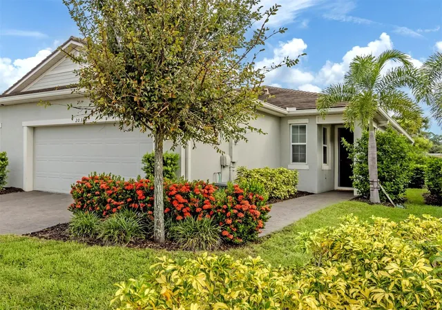 Photo 3 of Single family home for sale at 20388 Galileo Pl, Venice, FL 34293 | MLS# N6146119 | Listing updated on 2026-10-08