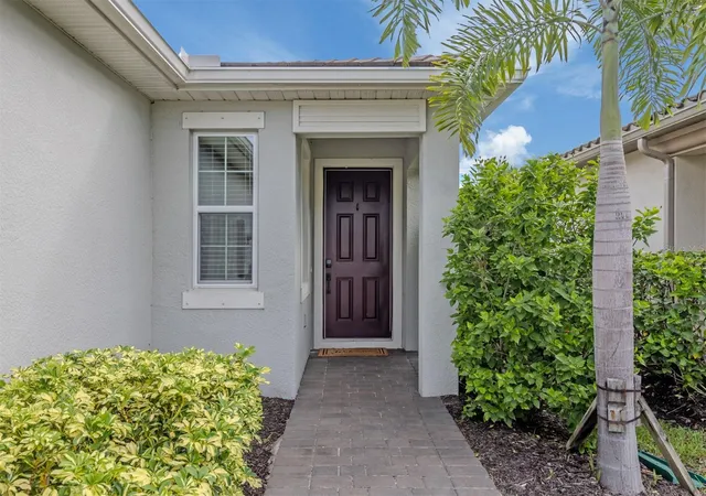 Photo 3 of House for sale at 20388 Galileo Pl, Venice, FL 34293 | MLS# N6146119 | Listing updated on 2026-10-09