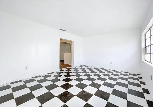 Photo 3 of Single family home for sale at 201 North E St, Leesburg, FL 34748 | MLS# O6448359 | Listing updated on 2026-10-09