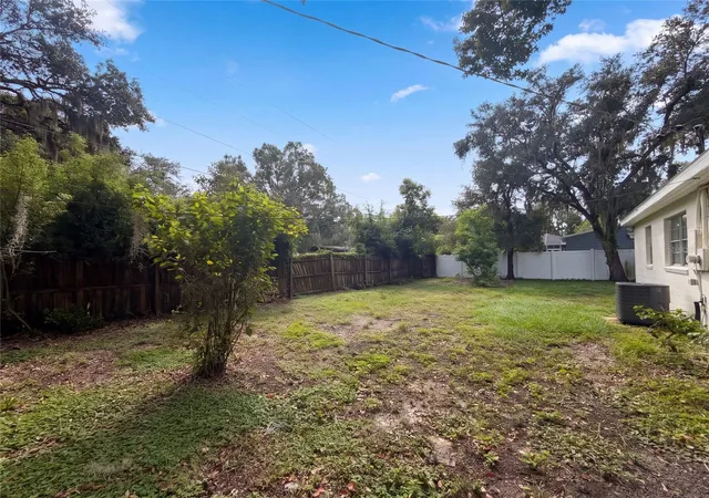Photo 22 of Single family home for sale at 409 Berwick Ave, TEMPLE TERRACE, FL 33617 | MLS# O6448360 | Listing updated on 2026-10-27