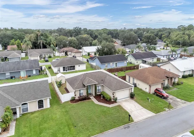 Photo 3 of Single family home for sale at 5836 Daughtery Downs Loop, Lakeland, FL 33809 | MLS# A4708911 | Listing updated on 2026-10-08
