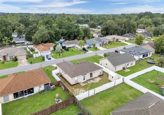 Photo 3 of Single family home for sale at 5836 Daughtery Downs Loop, Lakeland, FL 33809 | MLS# A4708911 | Listing updated on 2026-10-08