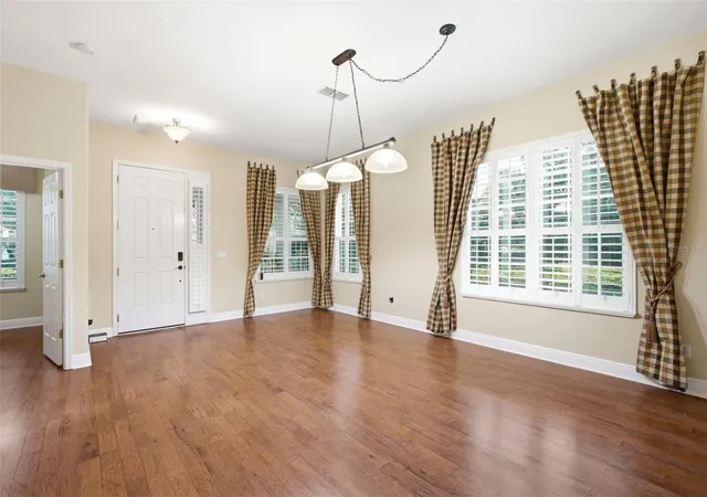Photo 4 of Townhouse for sale at 1538 Tally Cir, Oviedo, FL 32765 | MLS# O6448362 | Listing updated on 2026-10-10