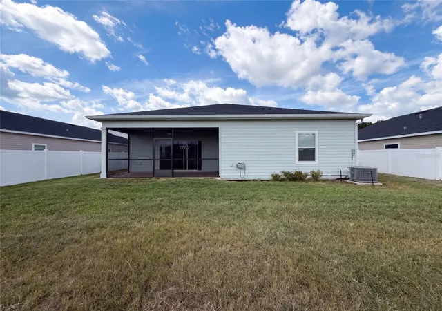 Photo 4 of Single family home for sale at 1537 NW 44th Court Rd, Ocala, FL 34482 | MLS# O6448364 | Listing updated on 2026-10-09