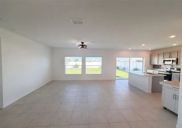Photo 2 of Single family home for sale at 124 Citrine Loop, Kissimmee, FL 34758 | MLS# O6448366 | Listing updated on 2026-10-08