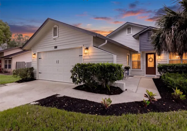 Photo 3 of Single family home for sale at 963 N Jerico Dr, Casselberry, FL 32707 | MLS# O6448368 | Listing updated on 2026-10-08