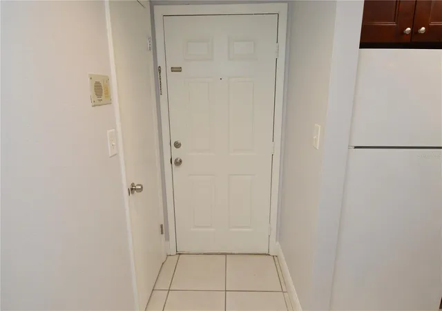 Listing Photo 4 - Condo for sale in building located at 8709 Fancy Finch Dr, Tampa, FL 33614 - Unit #102