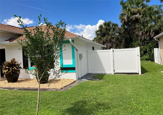 Photo 4 of Single family home for sale at 35 Pine Grv Dr, Palm Coast, FL 32164 | MLS# FC322002 | Listing updated on 2026-10-08