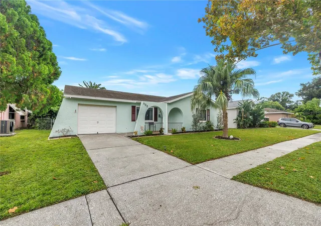 Photo 2 of Single family home for sale at 605 5th Avenue SE, Largo, FL 33771 | MLS# TB8556209 | Listing updated on 2026-10-09