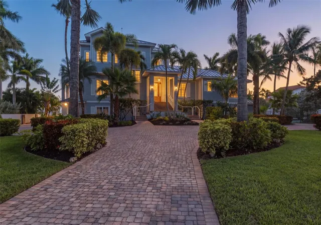 Photo 1 of Single family home for sale at 102 8th Street E, Saint Petersburg, FL 33715 | MLS# TB8556213 | Listing updated on 2026-10-30