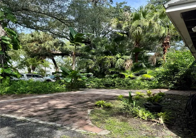 Photo 1 of Single family home for sale at 207 W Davis Blvd, Tampa, FL 33606 | MLS# TB8556218 | Listing updated on 2026-10-20