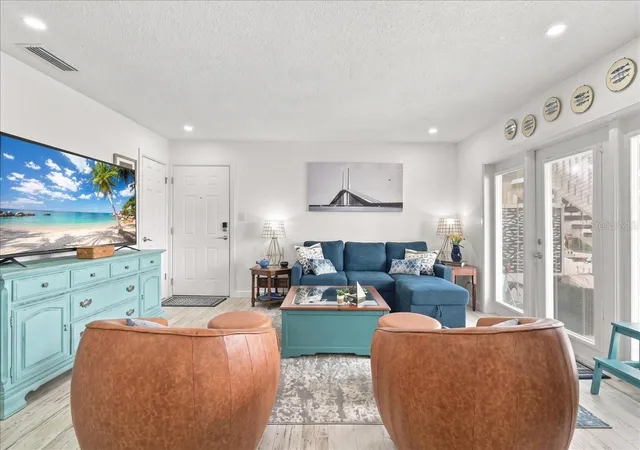 Photo 2 of Condo for sale at 5153 Salmon Dr Se #B, Saint Petersburg, FL 33705 | MLS# TB8556222 | Listing updated on 2026-10-09