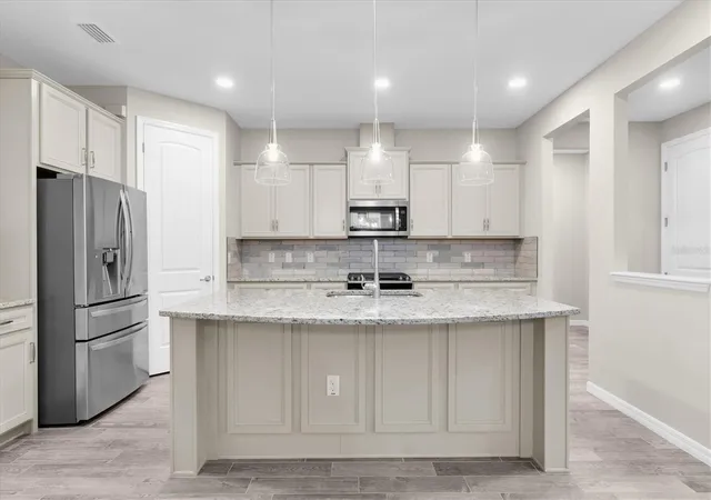 Photo 3 of Single family home for sale at 2122 Long Spur, Odessa, FL 33556 | MLS# W7890196 | Listing updated on 2026-10-09