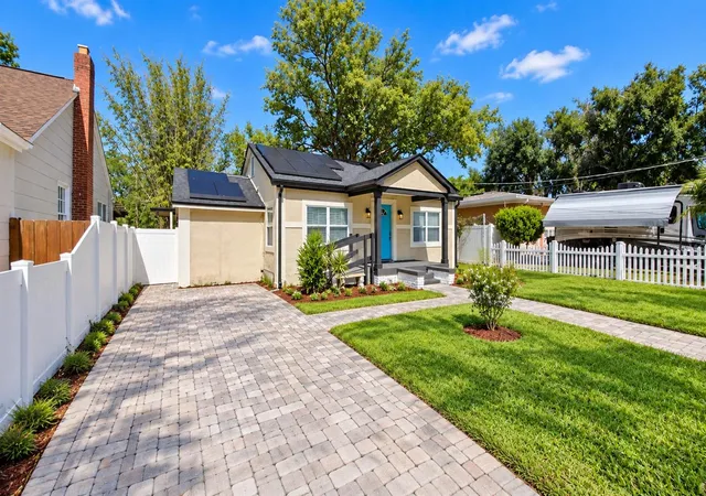 Photo 2 of Single family home for sale at 936 E Shadowlawn Ave, Tampa, FL 33603 | MLS# TB8556226 | Listing updated on 2026-10-11