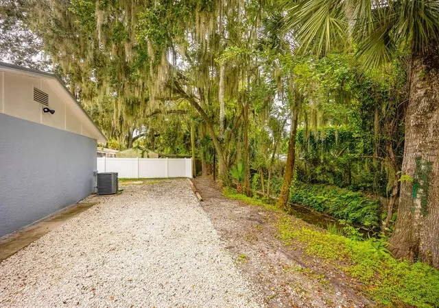 Photo 4 of Single family home for sale at 2229 Mango Tree Dr, Edgewater, FL 32141 | MLS# O6448391 | Listing updated on 2026-10-09
