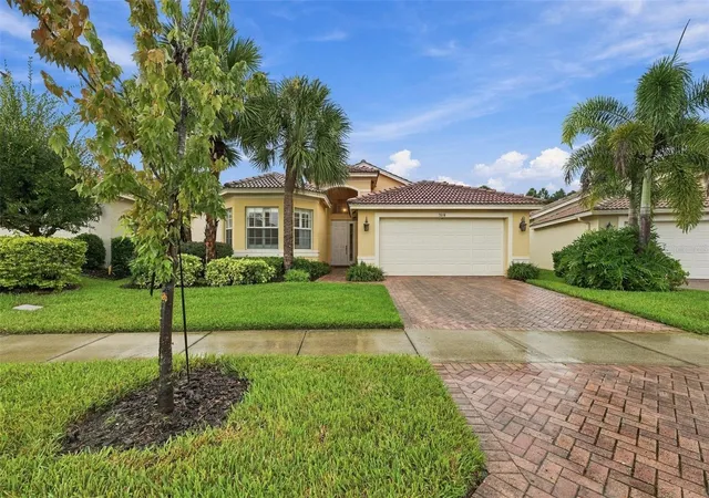 Single family home for sale at 5014 Sandy Brk Cir, WIMAUMA, FL 33598 | MLS# TB8556234