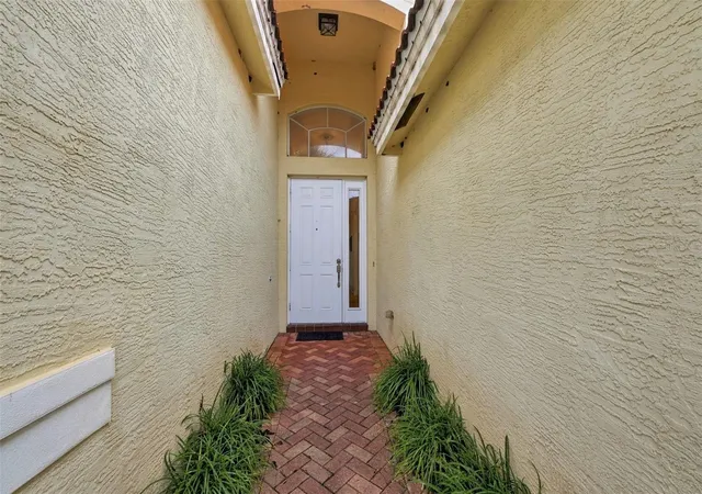 Photo 2 of Single family home for sale at 5014 Sandy Brk Cir, Wimauma, FL 33598 | MLS# TB8556234 | Listing updated on 2026-10-09
