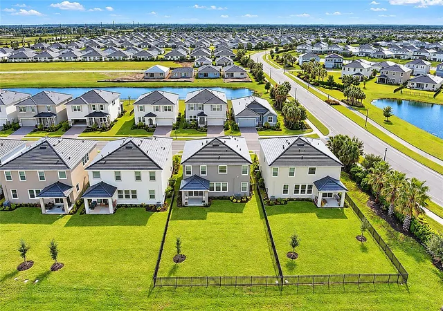 Photo 2 of Single family home for sale at 18211 Thistleberry Pl, Bradenton, FL 34211 | MLS# A4708920 | Listing updated on 2026-10-08