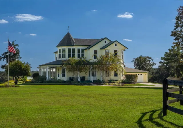 Photo 3 of House for sale at 8070 W Highway 326, Ocala, FL 34482 | MLS# OM733699 | Listing updated on 2026-10-23