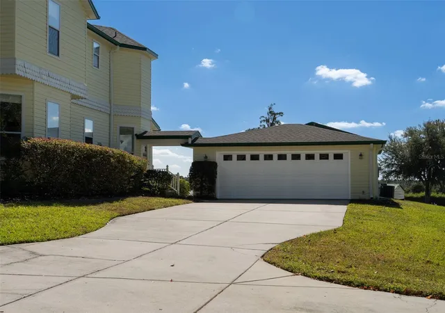 Photo 4 of House for sale at 8070 W Highway 326, Ocala, FL 34482 | MLS# OM733699 | Listing updated on 2026-10-23