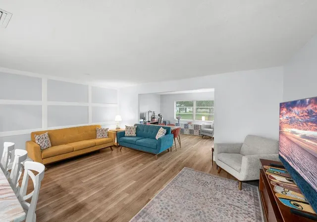 Photo 4 of House for sale at 3524 Green View Ct #49, Sarasota, FL 34231 | MLS# A4708925 | Listing updated on 2026-10-09