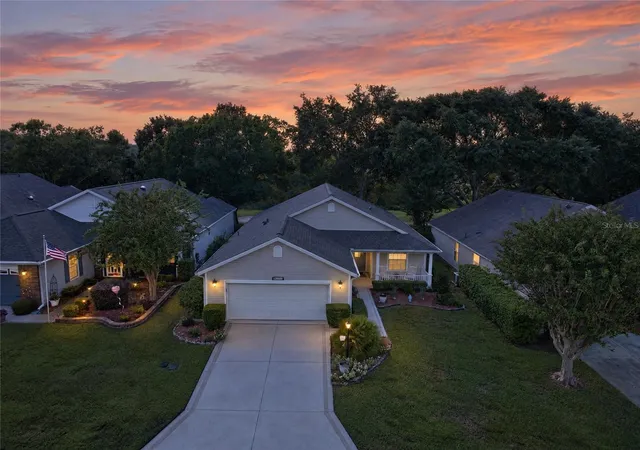 Photo 1 of Single family home for sale at 25005 Cranes Roost Cir, Leesburg, FL 34748 | MLS# G5118824 | Listing updated on 2026-10-20