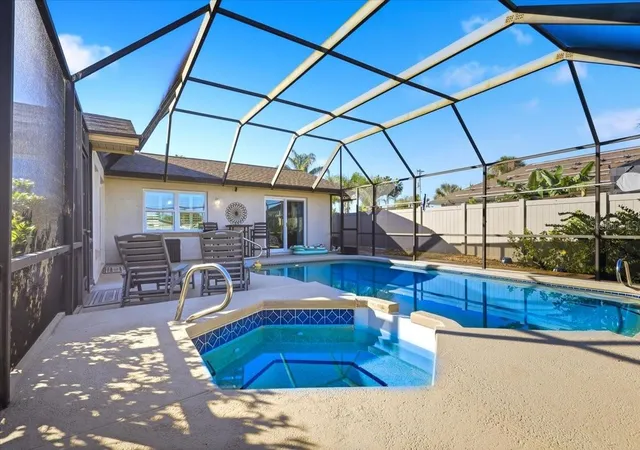 Photo 2 of Single family home for sale at 5 Cheyenne Ct, Palm Coast, FL 32137 | MLS# FC322003 | Listing updated on 2026-10-26