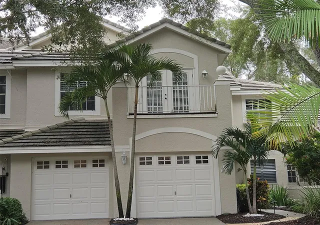 Photo 2 of Townhouse for sale at 450 Date Palm Ct Ne, Saint Petersburg, FL 33703 | MLS# TB8556242 | Listing updated on 2026-10-09