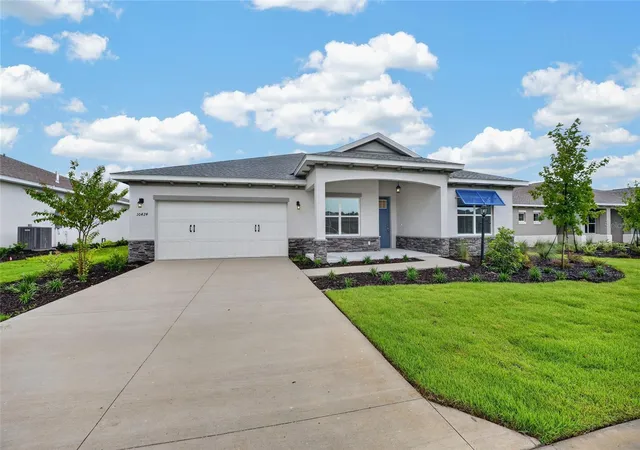 Photo 3 of Single family home for sale at 10424 SW 106th Court, Ocala, FL 34481 | MLS# OM733701 | Listing updated on 2026-10-09
