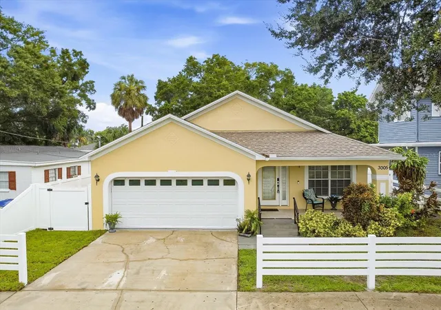 Single family home for sale at 3005 W Chestnut St, TAMPA, FL 33607 | MLS# TB8556244