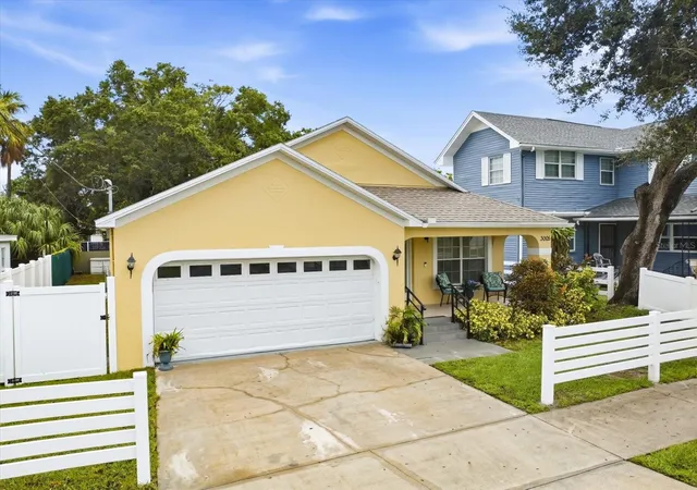Photo 1 of Single family home for sale at 3005 W Chestnut St, Tampa, FL 33607 | MLS# TB8556244 | Listing updated on 2026-10-09