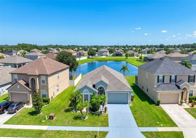 Photo 2 of Single family home for sale at 2317 Walnut Cyn Dr, Kissimmee, FL 34758 | MLS# O6448412 | Listing updated on 2026-10-09