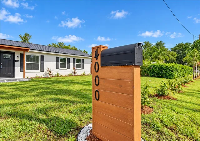 Photo 3 of Single family home for sale at 4000 W Wallace Ave, Tampa, FL 33611 | MLS# TB8556246 | Listing updated on 2026-10-09