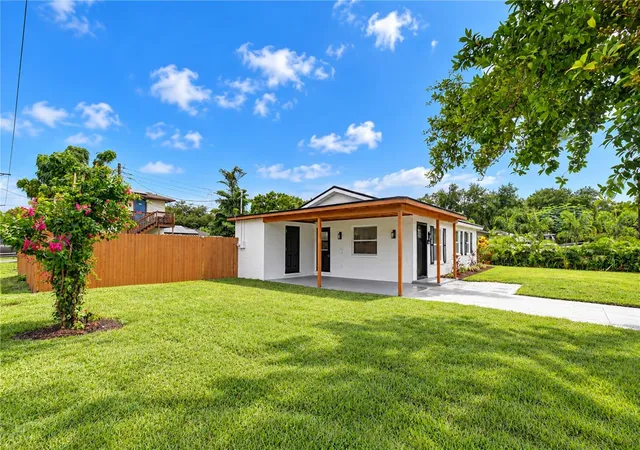 Photo 4 of Single family home for sale at 4000 W Wallace Ave, Tampa, FL 33611 | MLS# TB8556246 | Listing updated on 2026-10-09